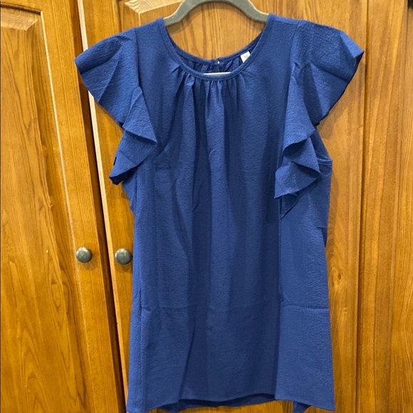 Zenana Outfitters Tops - NWOT Zenana Navy Blue Flutter Sleeve Blouse size small